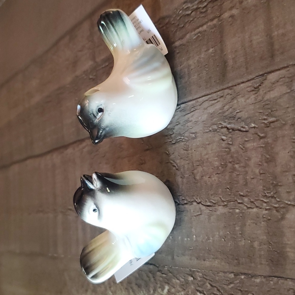 🟣 3/$25 NWT Salt/pepper shakers